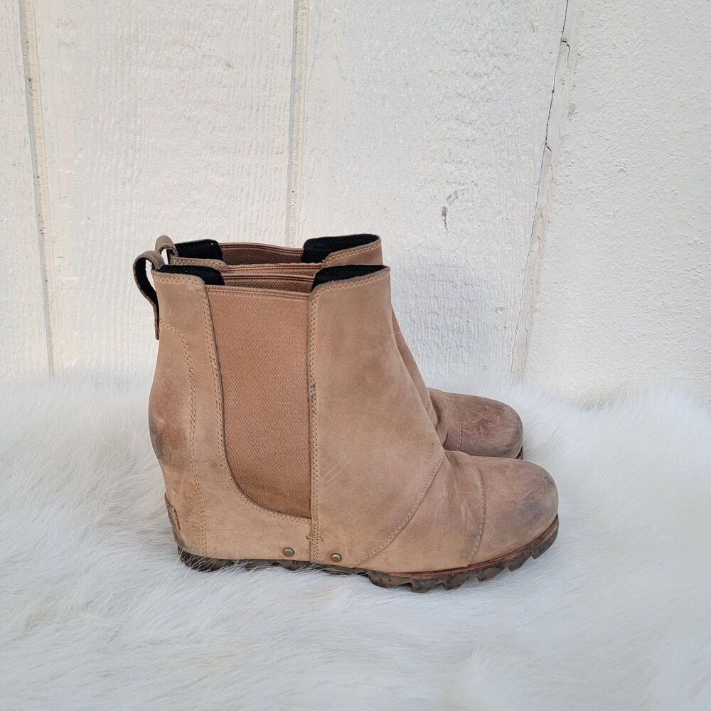 Sorel Boots Womens 8.5 Joan Of Artic Wedge boot  NL2334-286 Tan Leather